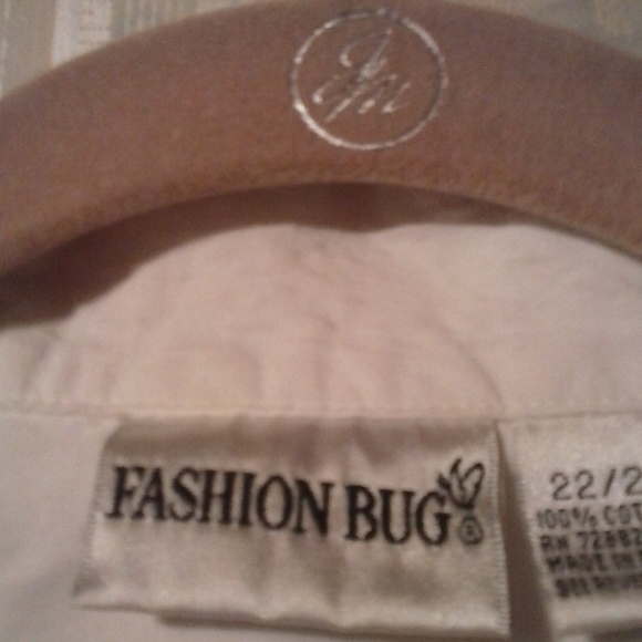 *WHITE BUTTON DOWN BLUE EMBROIDERY 3/4 SLEEVE SHIRT - PLUS - Picture 2 of 5